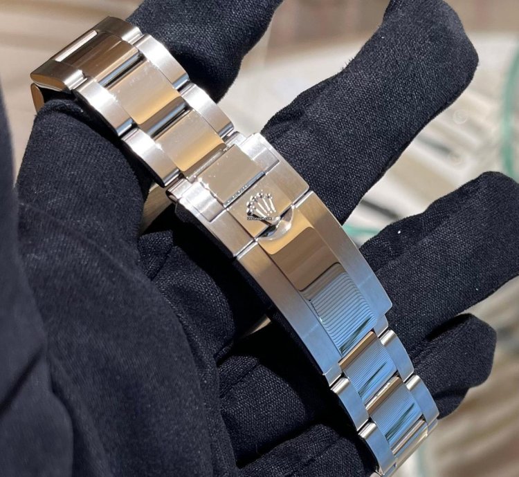 Rolex Daytona warranty Dated In Oct 2024
