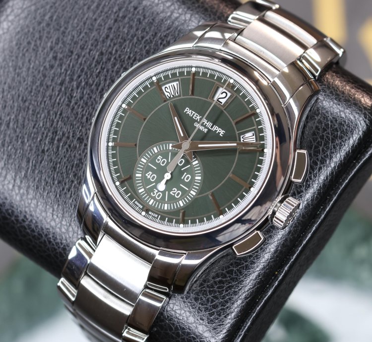 Patek Philippe Annual Calendar Chronograph Complications Flyback Chronograph 42mm
