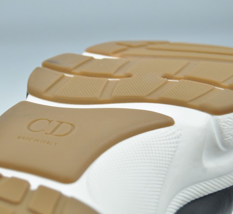 Dior - Kris Van Assche - 18 - B22
