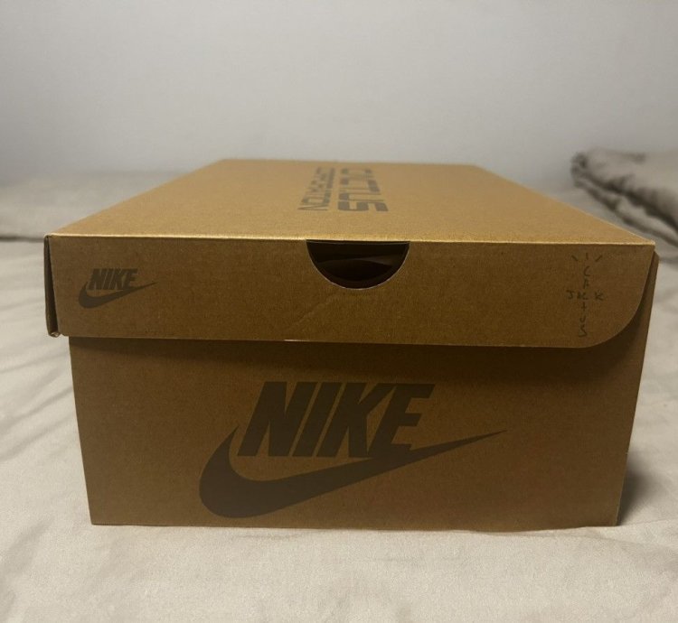 Nike Air Max 1 Travis Scott