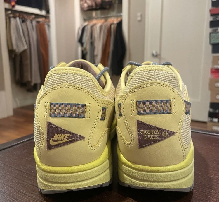 Nike Air Max 1 Travis Scott Cactus Jack Saturn Gold