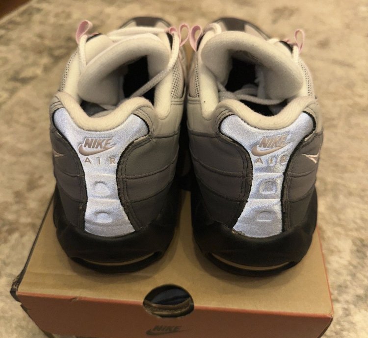 Nike Air Max 95 - Gunsmoke Pink Foam