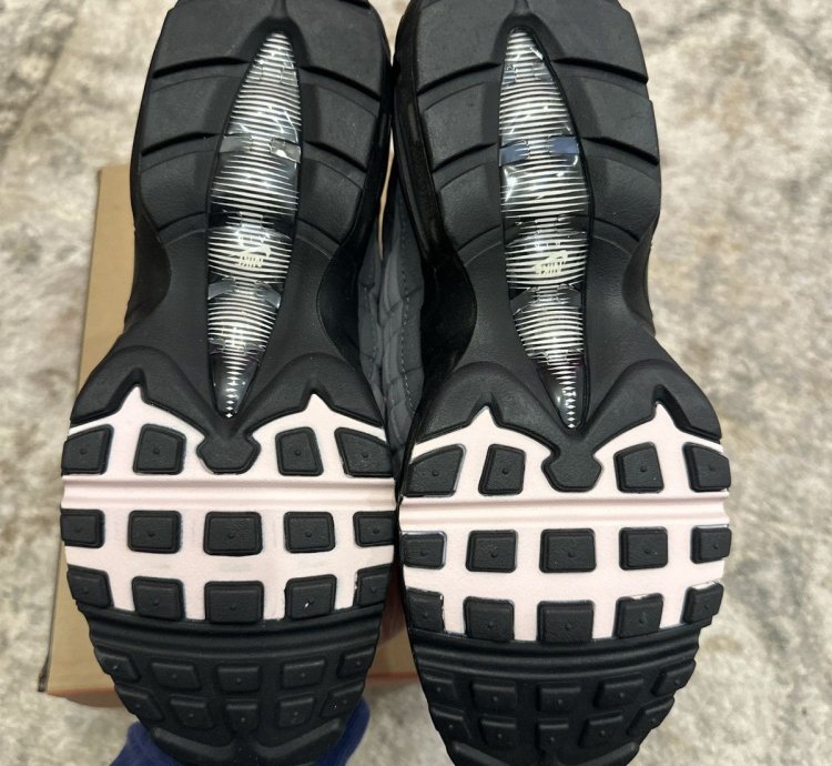 Nike Air Max 95 - Gunsmoke Pink Foam