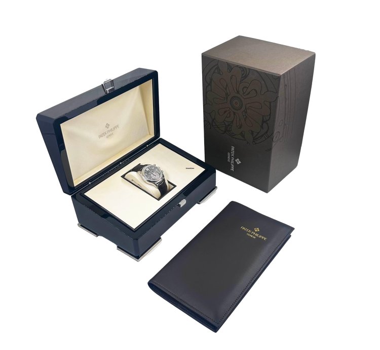 Patek Philippe Annual Calendar Chronograph Flyback Complication Grey Dial Platinum 5960p