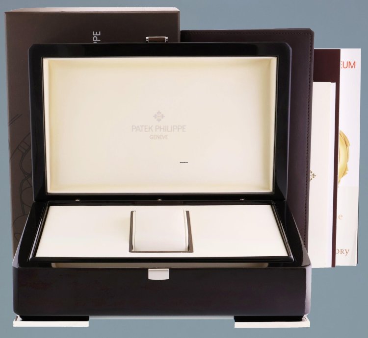 Patek Philippe Annual Calendar Chronograph Papers Mint 5960g White Gold Chrono Blue Calendar 40 5mm Watch