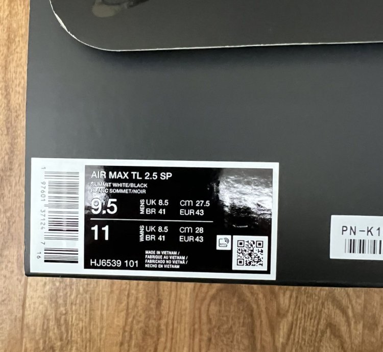 Nike Comme Des Gar Ons Air Max 2 5