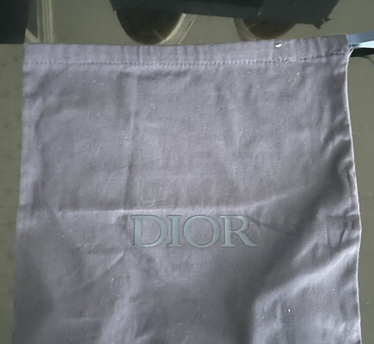 Dior B22 Pale Pink Grey