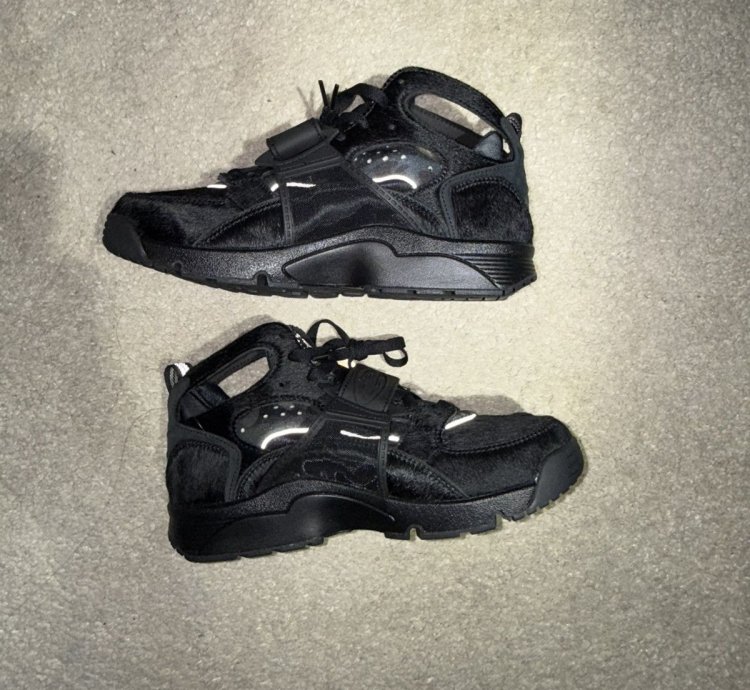 Nike Corteiz Black Huarache Sneakers