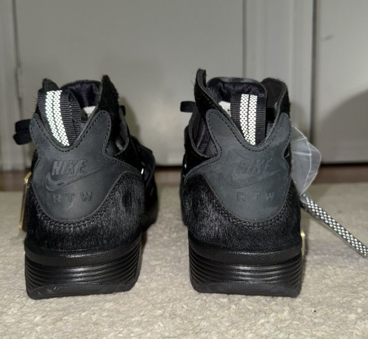 Nike Corteiz Black Huarache Sneakers