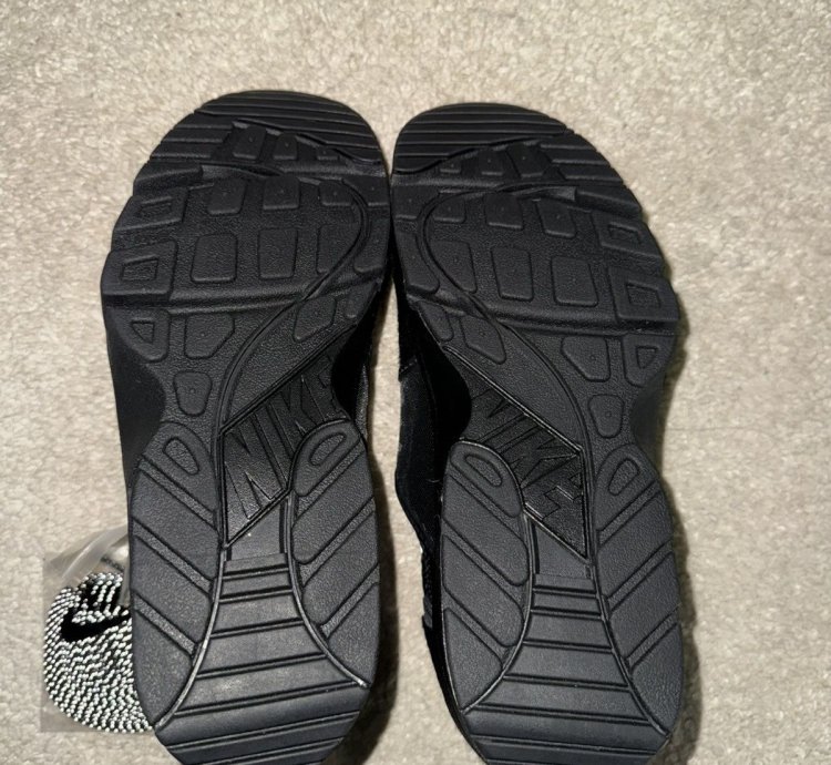 Nike Corteiz Black Huarache Sneakers