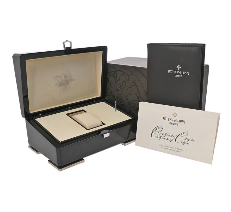 Patek Philippe Annual Calendar Complication Annual Calendar Moon Phase 5205r-010 Belt Not Included