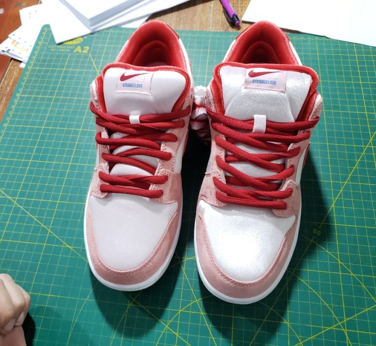 Nike Sb Dunk Low X Strangelove valentines Day Ct2552-800