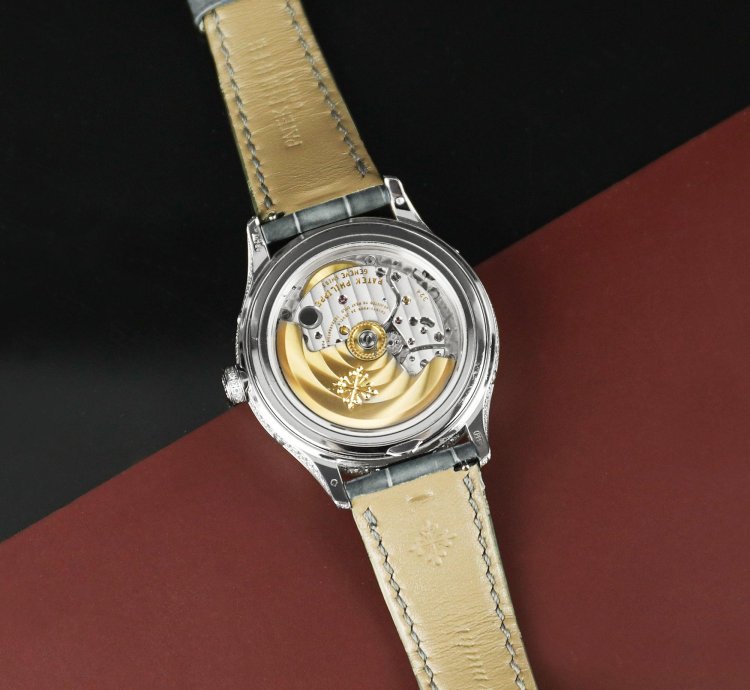 Patek Philippe Annual Calendar Complications 4948g-010 38mm White Mother-of-pearl Dial