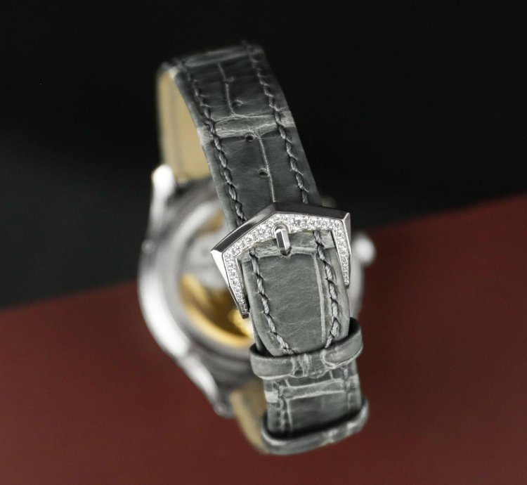 Patek Philippe Annual Calendar Complications 4948g-010 38mm White Mother-of-pearl Dial