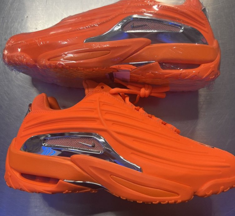 Nike Drake Nocta Hot Step 2