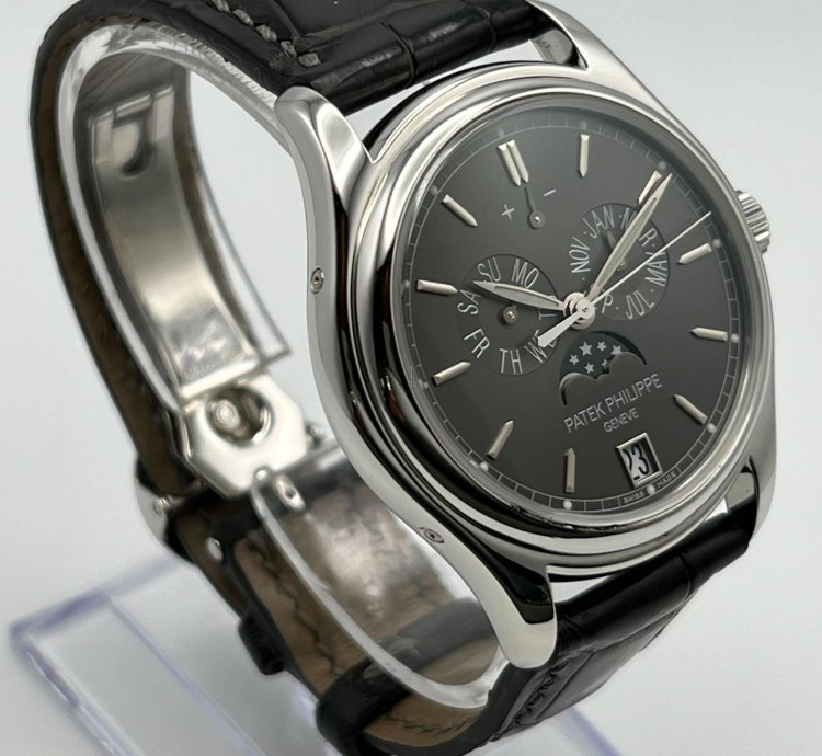 Patek Philippe Annual Calendar Complications 5146p-001 Annual Calendar Platinum Grey Dial 2017