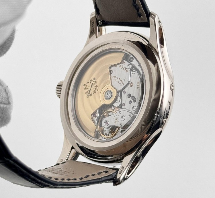 Patek Philippe Annual Calendar Complications 5205g-013 Annual Calendar White Gold Blue Dial 2020