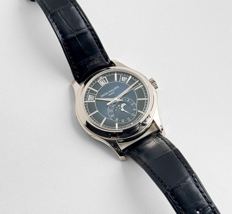 Patek Philippe Annual Calendar Complications 5205g-013 Annual Calendar White Gold Blue Dial 2020