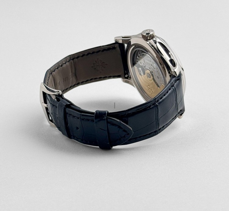 Patek Philippe Annual Calendar Complications 5205g-013 Annual Calendar White Gold Blue Dial 2020