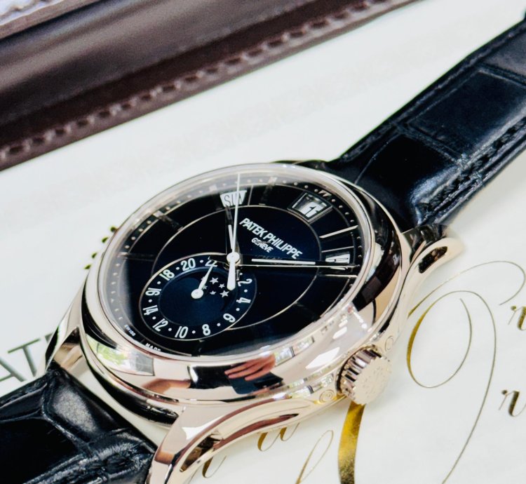 Patek Philippe Annual Calendar Complications 5205g-013 Blue 18k White Gold Men Watch Box Paper Mint
