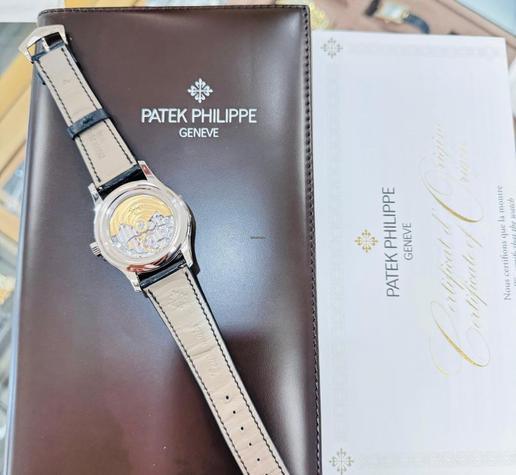 Patek Philippe Annual Calendar Complications 5205g-013 Blue 18k White Gold Men Watch Box Paper Mint