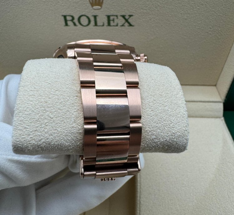 Rolex Daytona 116505 Everose Gold Black Dial New 2022