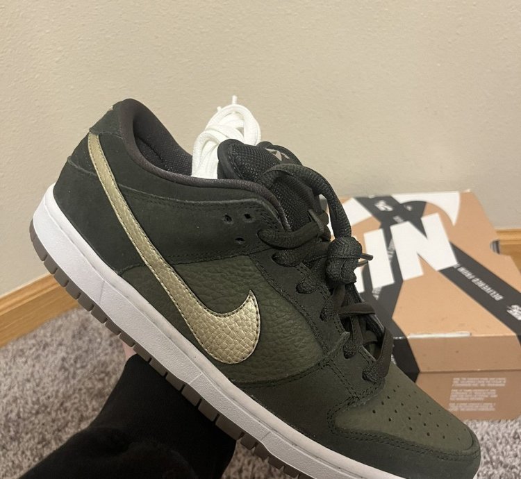 rare 800 Online Nike Sb Dunk Low Sequoia White Gum