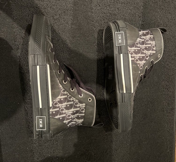Dior B23
