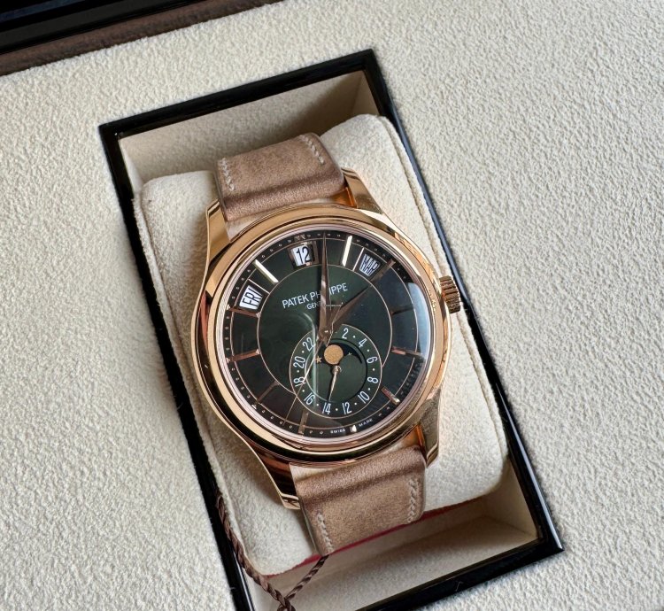 Patek Philippe Annual Calendar Full Set - Deutsche Auslieferung - Neues Armband