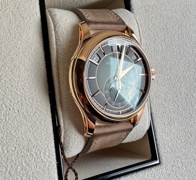 Patek Philippe Annual Calendar Full Set - Deutsche Auslieferung - Neues Armband