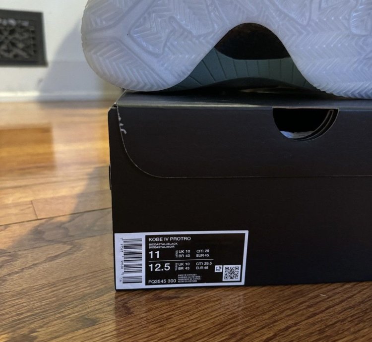 Nike Kobe 4 Protro Girl Dad Size 11