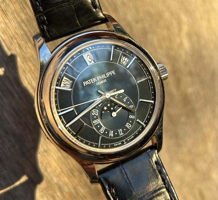 Patek Philippe Annual Calendar Full Set Super Etat Plusieurs Bracelets Patek