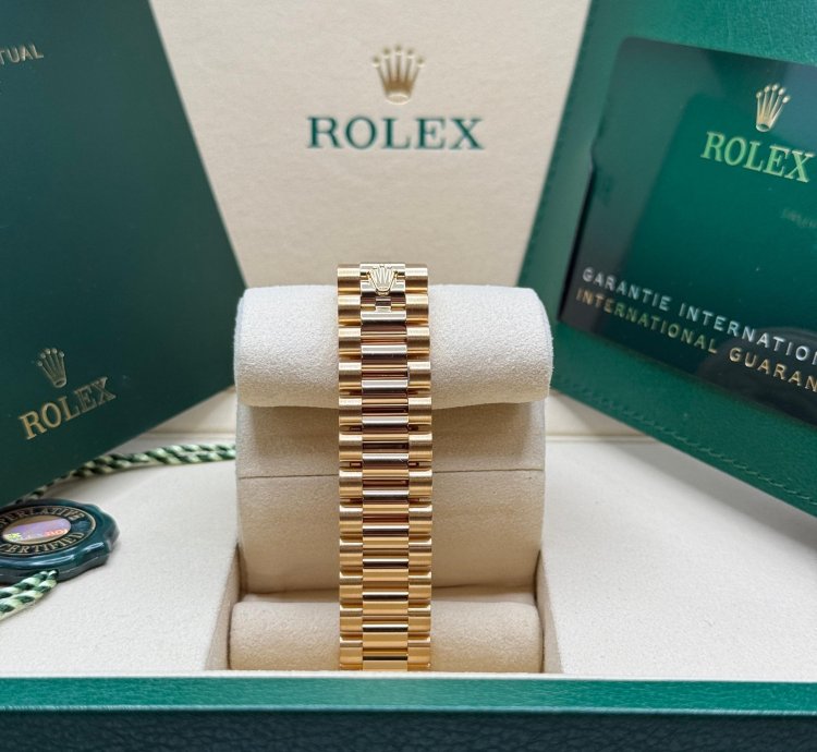 Rolex Datejust 31 New 2025 Olive Green Diamond Dial 18k Gold Diamond Bezel President