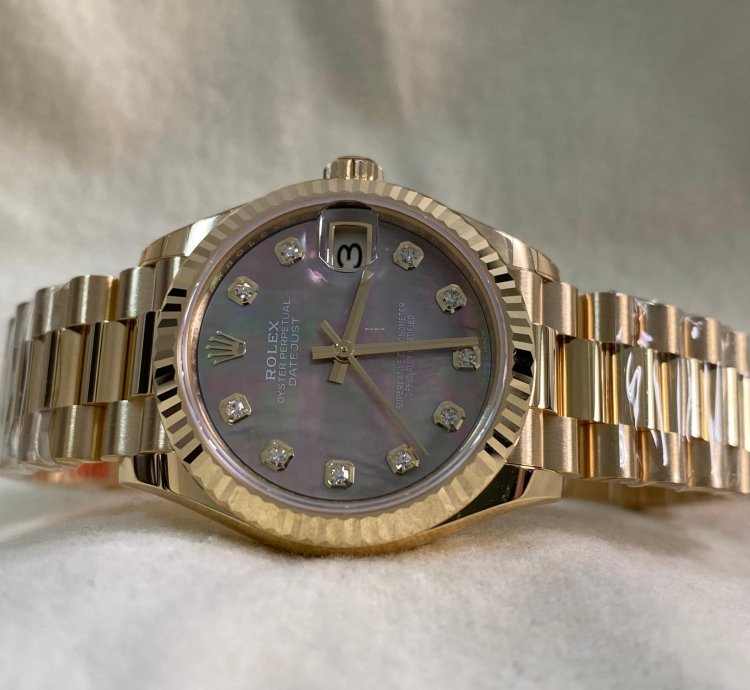 Rolex Datejust 31 New 2025 Unworn Datejust 31 Yellow Gold Black Mother-of-pearl Diamond Dial 278278