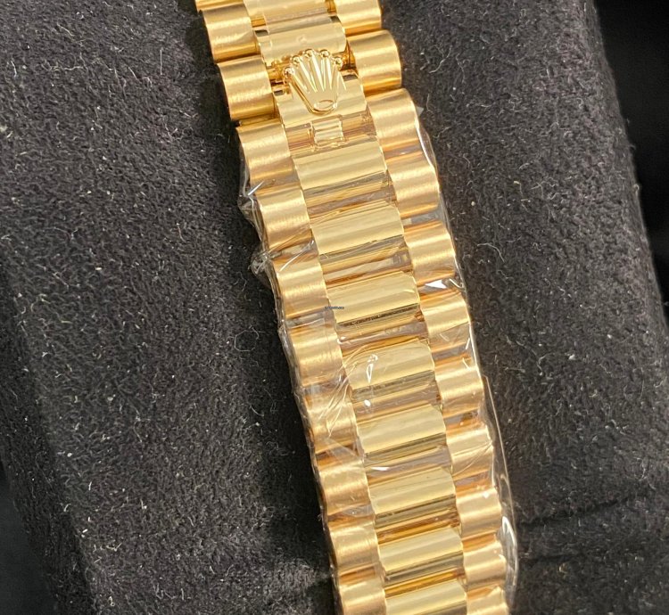 Rolex Datejust 31 New 2025 Unworn Datejust 31 Yellow Gold Black Mother-of-pearl Diamond Dial 278278