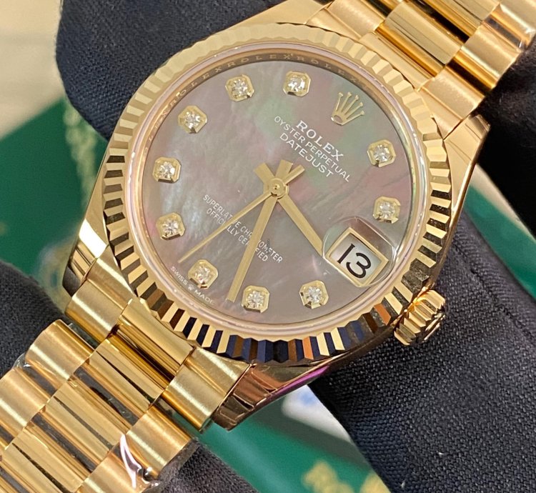 Rolex Datejust 31 New 2025 Unworn Datejust 31 Yellow Gold Black Mother-of-pearl Diamond Dial 278278
