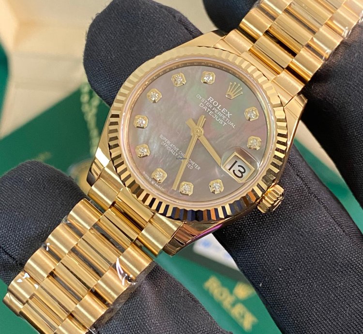 Rolex Datejust 31 New 2025 Unworn Datejust 31 Yellow Gold Black Mother-of-pearl Diamond Dial 278278
