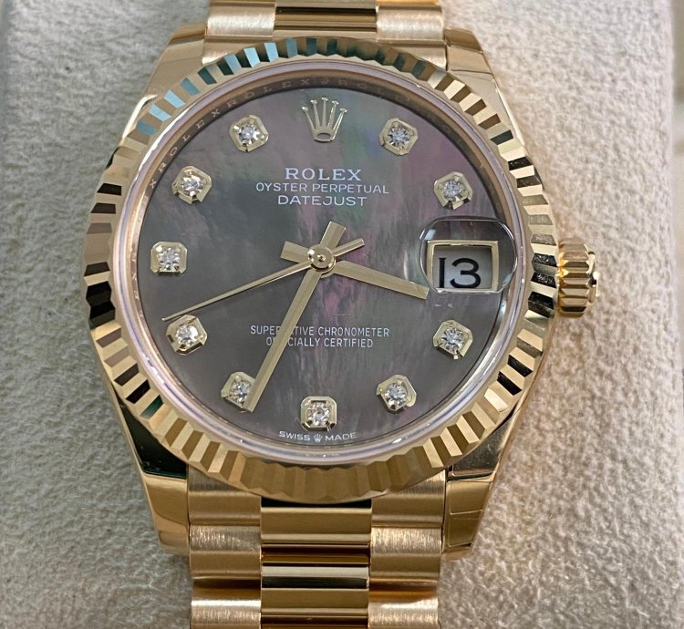 Rolex Datejust 31 New 2025 Unworn Datejust 31 Yellow Gold Black Mother-of-pearl Diamond Dial 278278