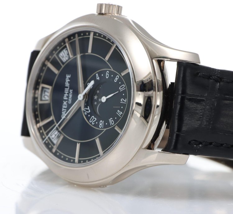 Patek Philippe Annual Calendar Ref 5205g-013 Moonphase Like New Full Set Year 2021