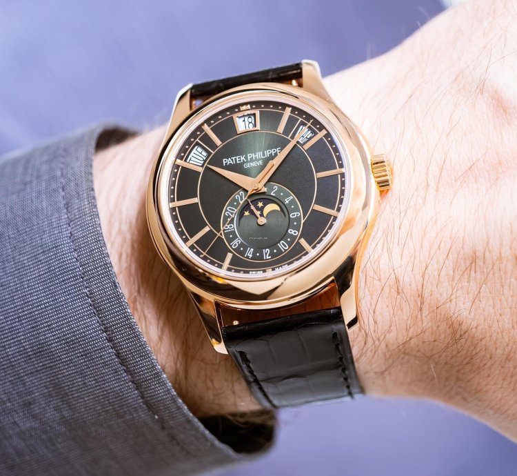 Patek Philippe Annual Calendar Ref 5205r-011 Rose Gold Green Dial Box Papers Bj-2022