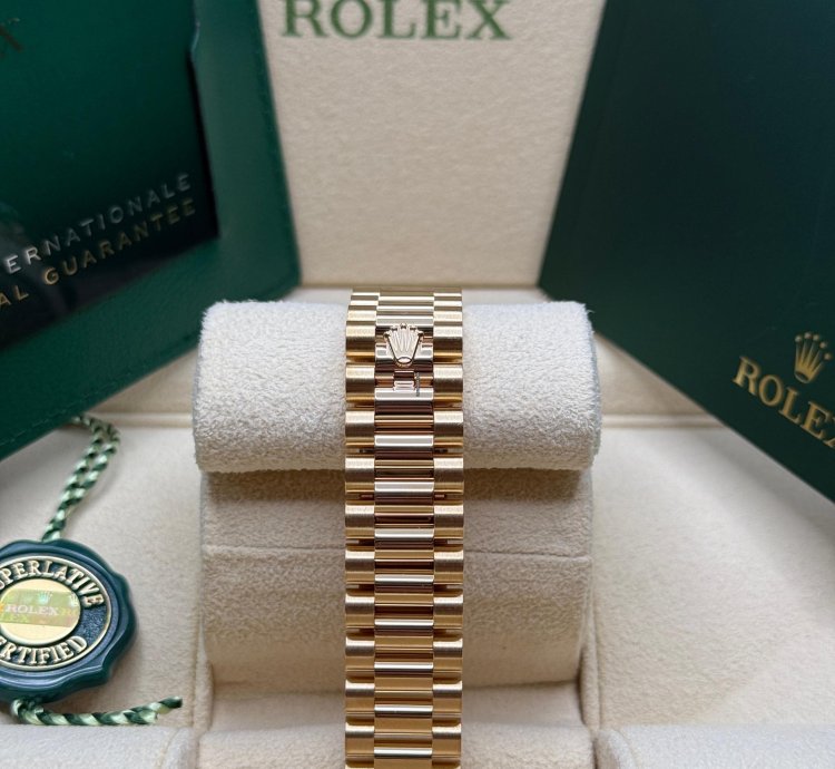 Rolex Datejust 31 Olive Green Diamond Dial 18k Gold Diamond Bezel Jubilee Bracelet