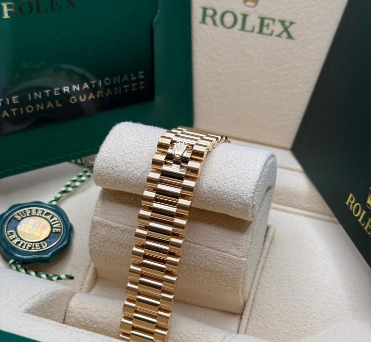 Rolex Datejust 31 Olive Green Diamond Dial 18k Gold Diamond Bezel Jubilee Bracelet
