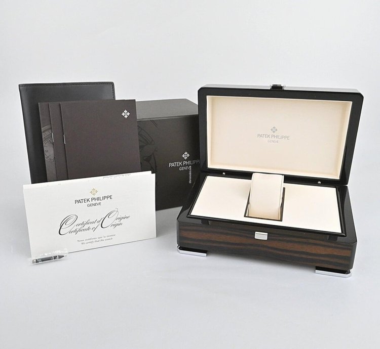 Patek Philippe Annual Calendar Regulator Automatic White Gold Annual Calendar Gray 40 5mm Box Papers 5235g-001