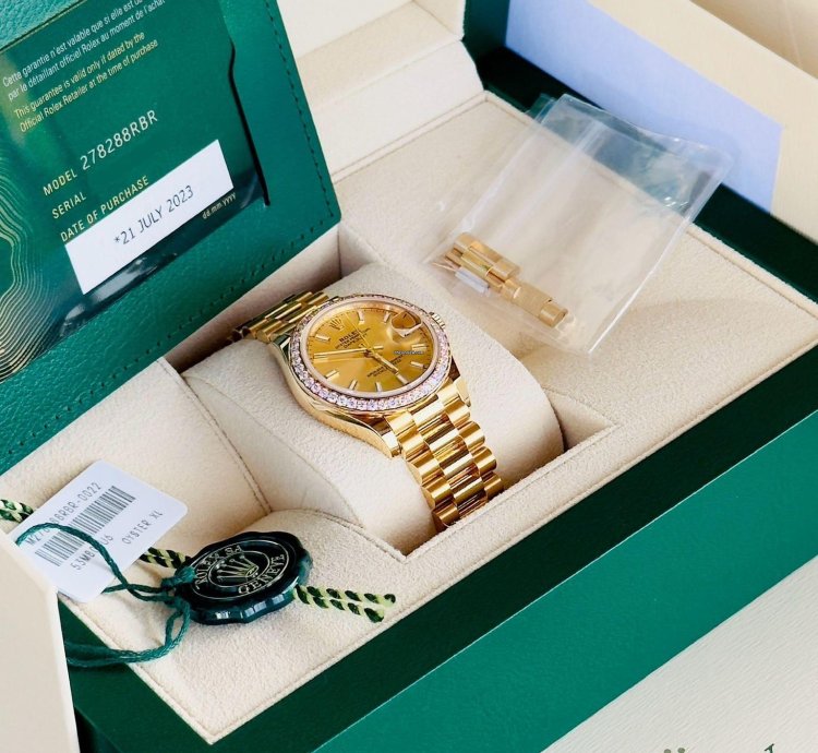Rolex Datejust 31 Oyster Yellow Gold And Diamonds