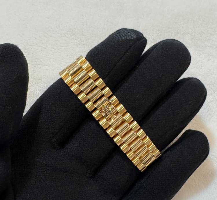 Rolex Datejust 31 Oyster Yellow Gold And Diamonds