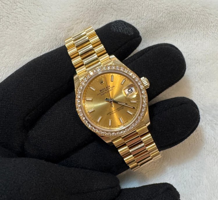 Rolex Datejust 31 Oyster Yellow Gold And Diamonds