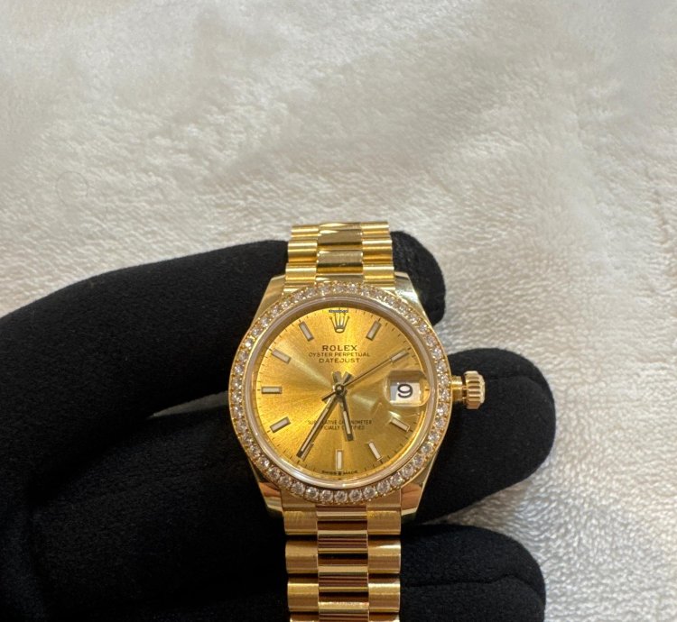 Rolex Datejust 31 Oyster Yellow Gold And Diamonds