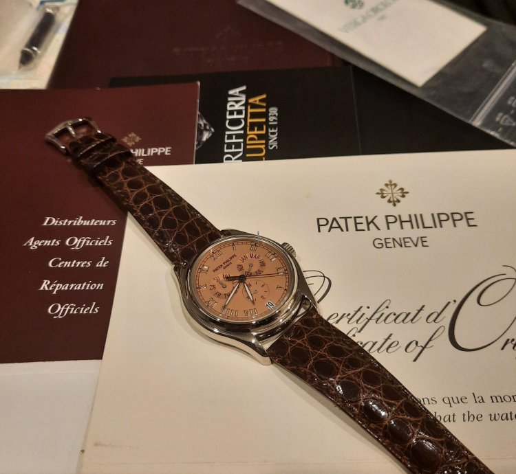 Patek Philippe Annual Calendar Salmon Dial Full Set watch Is Located In Seattle Wa Usa
