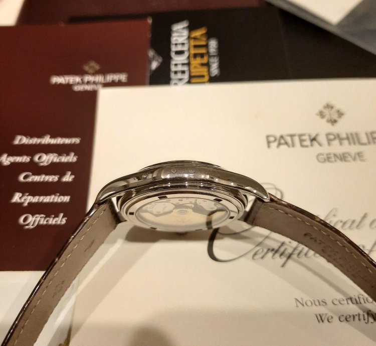 Patek Philippe Annual Calendar Salmon Dial Full Set watch Is Located In Seattle Wa Usa