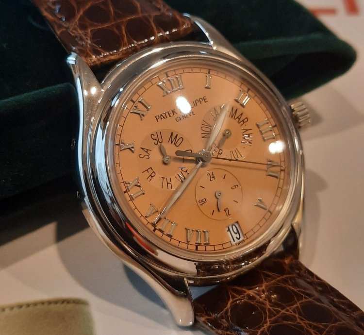 Patek Philippe Annual Calendar Salmon Dial Full Set watch Is Located In Seattle Wa Usa